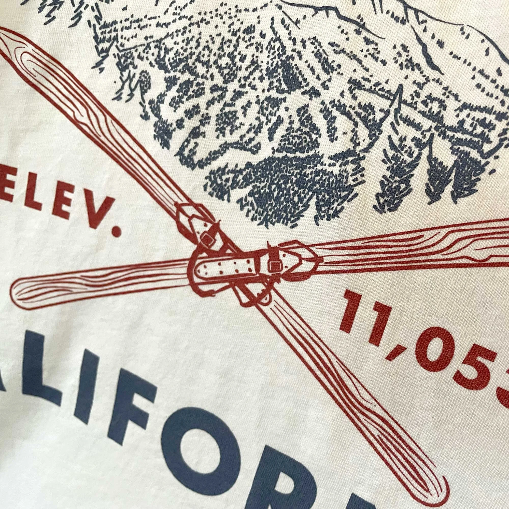 Mammoth Mountain T-Shirt | Vintage Ski & Outdoor Graphic Tee close up detail