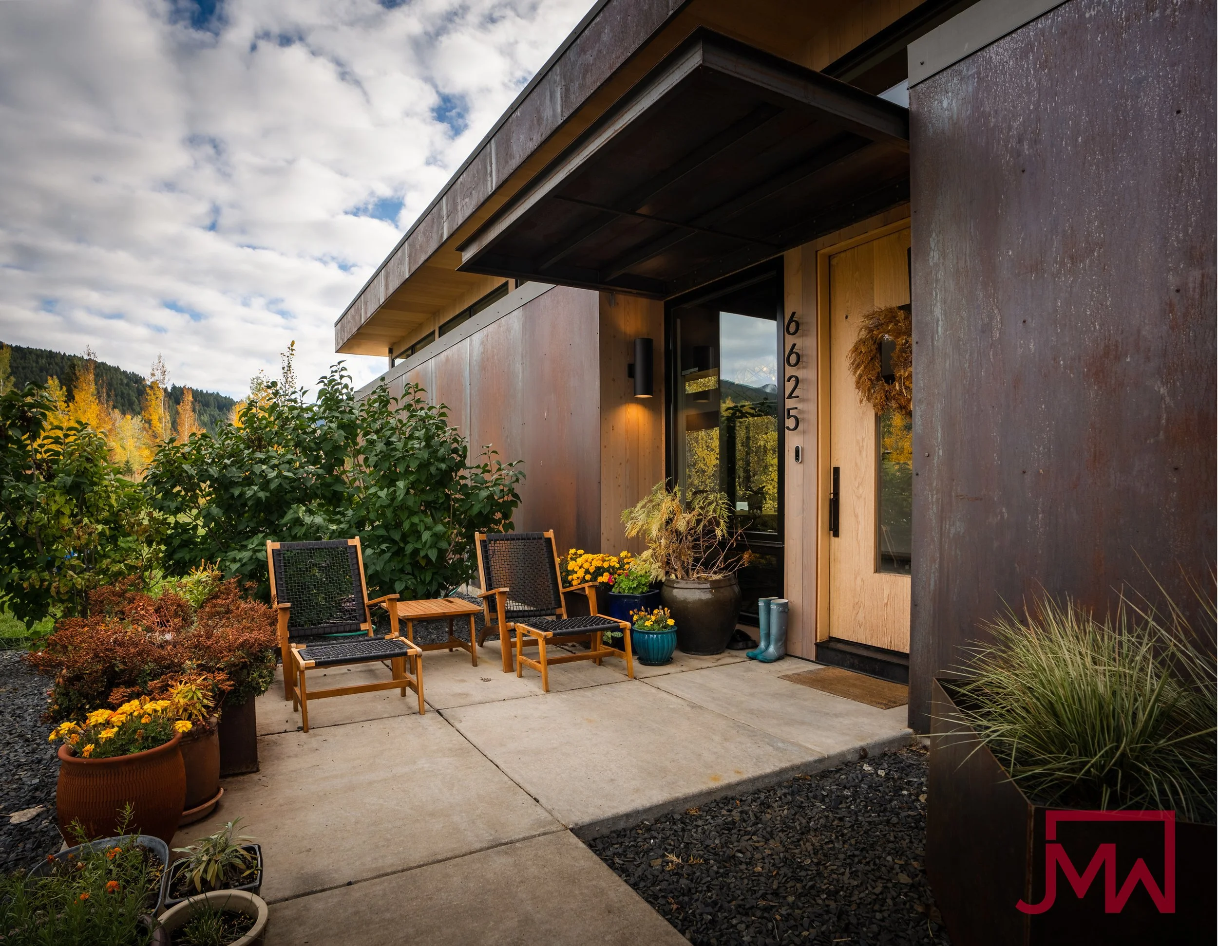20231013-creekhouse - daytime entry southlooking copy.jpg