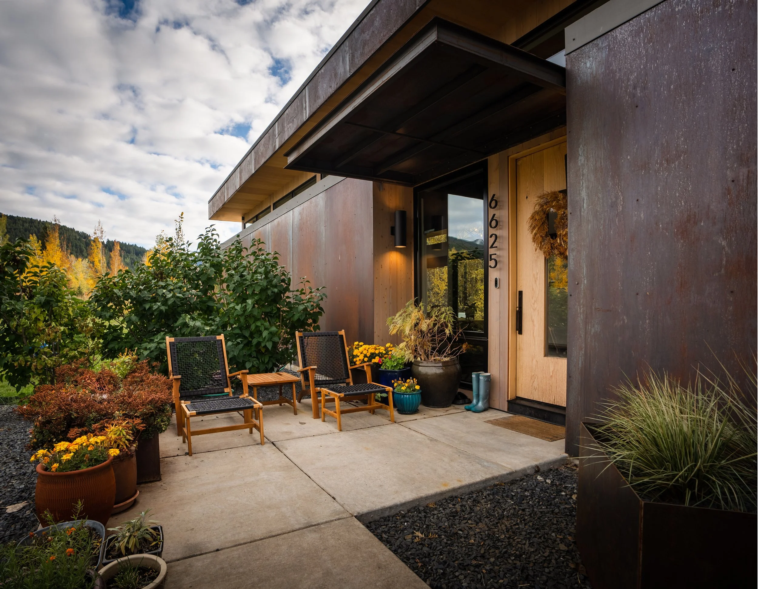 creekhouse - daytime entry southlooking copy.jpg