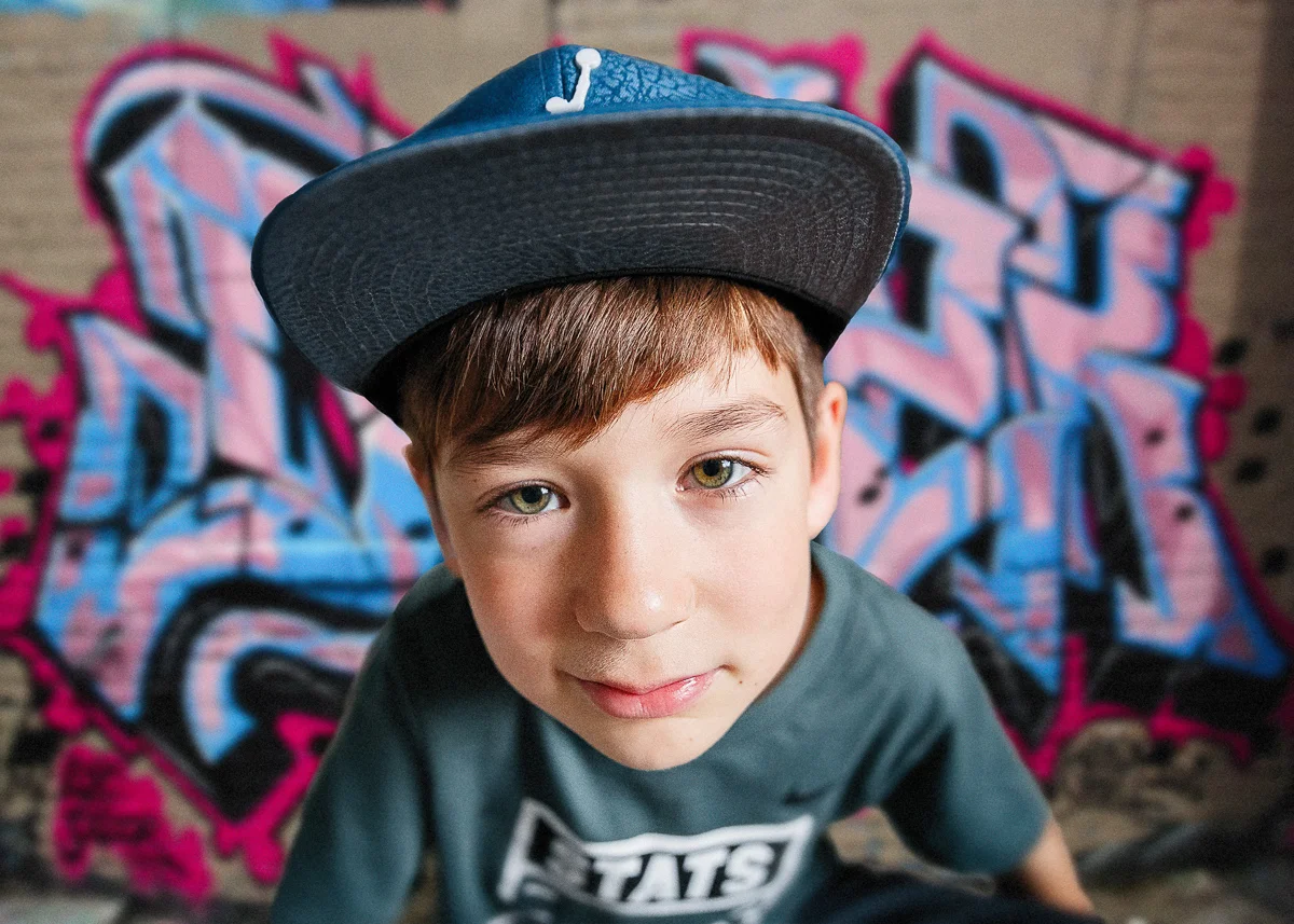 portrait-boy-graffity-background.jpg