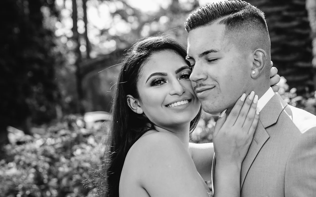 bride-fiance-closer-stand.jpg