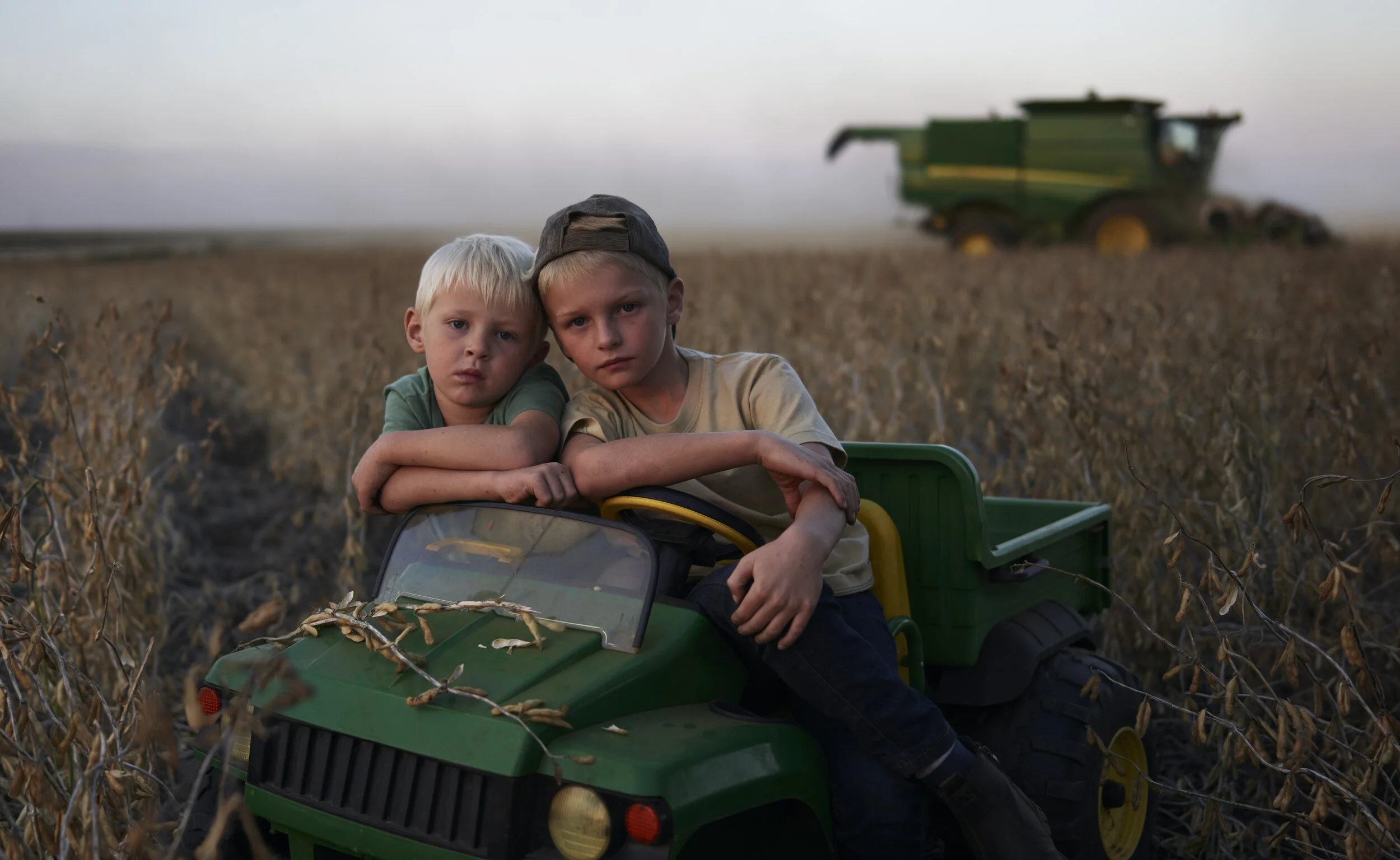 DUP_72814_009E_2BoysToyPickup_rgb.jpg
