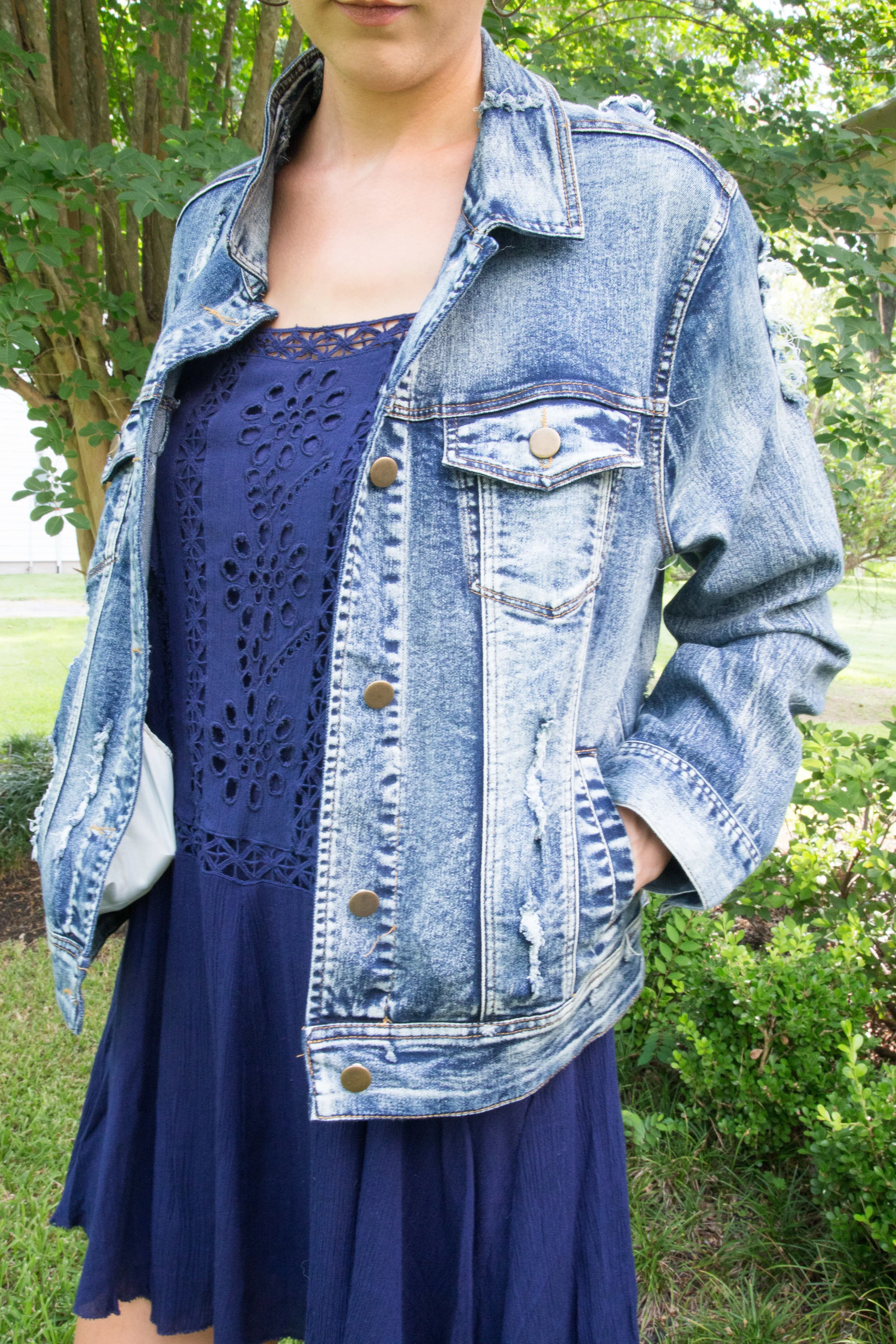 I love how a simple piece can completely change the look and feel of an outfit. This denim jacket dresses it down a little bit but at the same time it gives it a casual-chic vibe. You can see how I paired this denim jacket with a tee shirt dress here . https://www.mintedmod.com/home-1/2018/8/11/urban-outfitters-t-shirt-dress