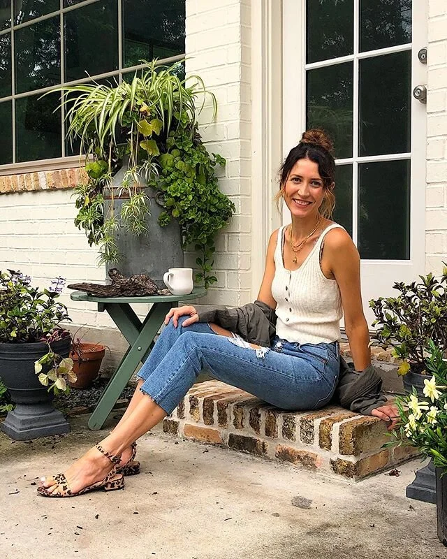 Happy Sunday! Feeling refreshed today and ready for a long work day tomorrow! ⁣
⁣
Swipe to see a close up of my necklaces. I came across Erica&rsquo;s @walshjewelry shop on Etsy and oh.my.gosh, does she have some of the cutest pieces! For such a reas