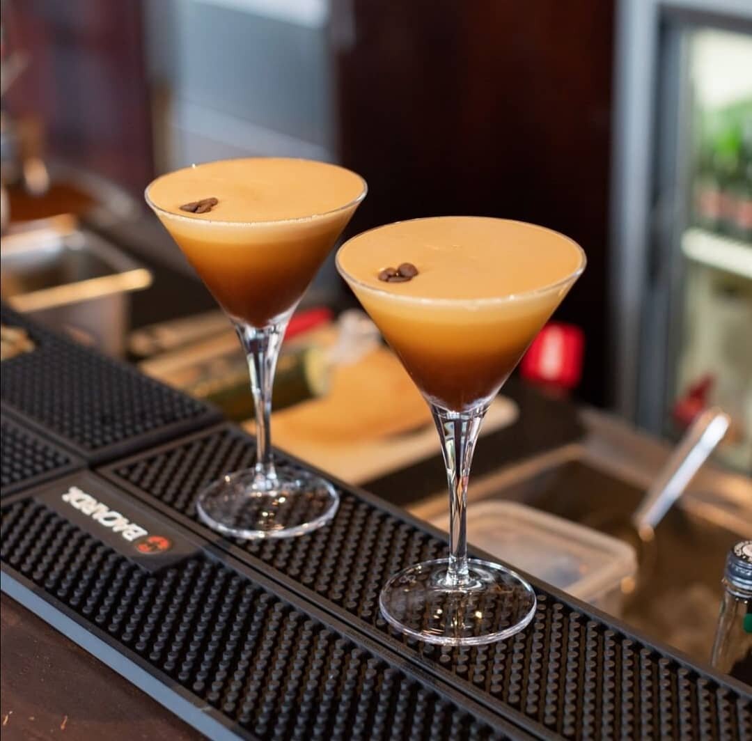 It's the weekend, are as ready for a $10 Espresso Martini as we are?

#friyay #fridaynight #weekend #espressomartinis #publickitchenandbar #cocktails #bar #snacks #drinks #winter #queenstown #newzealand #southisland #mustdonz #queenstowneats #queenst