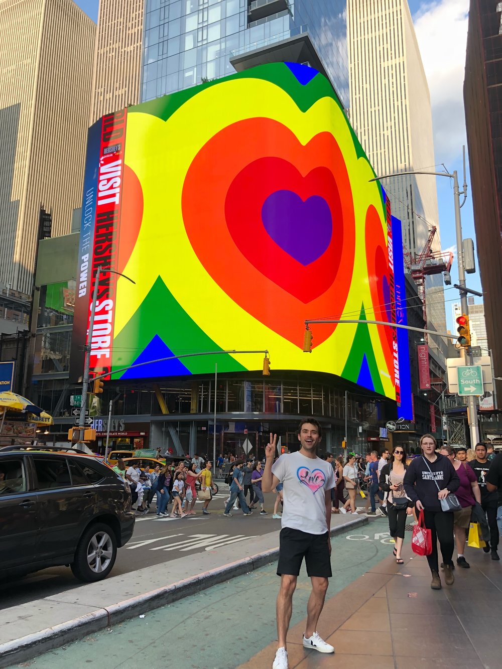 nicholas-konert-spread-love-project-times-square-edition-03.jpeg