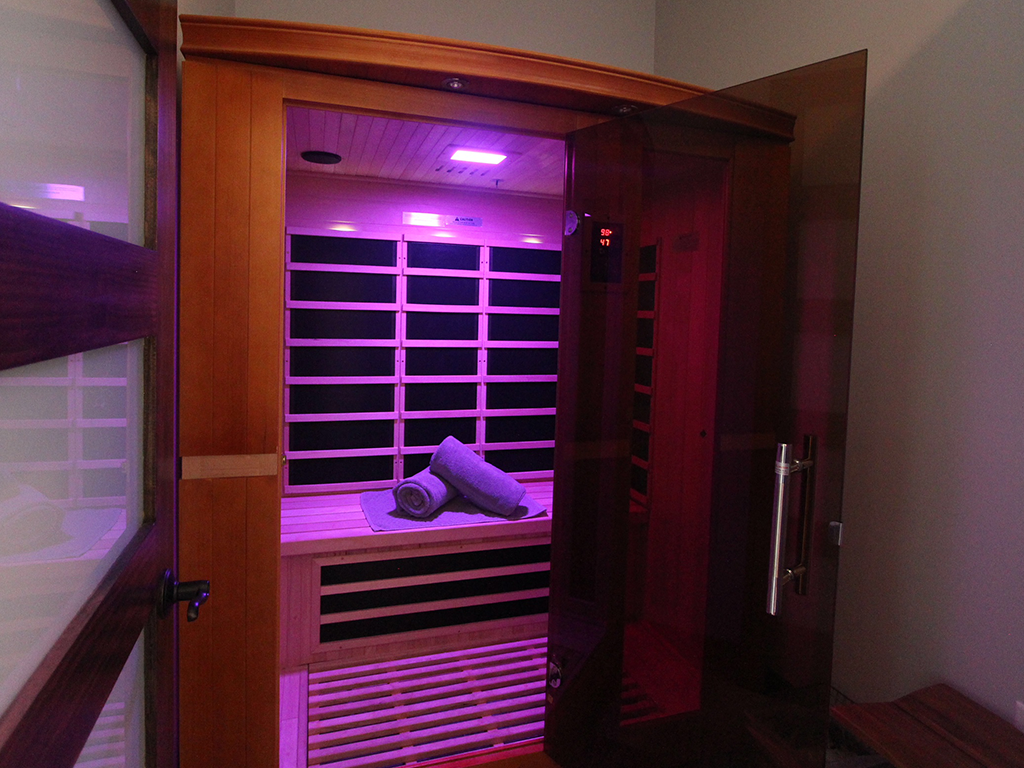 Sauna_0001_Violet.png