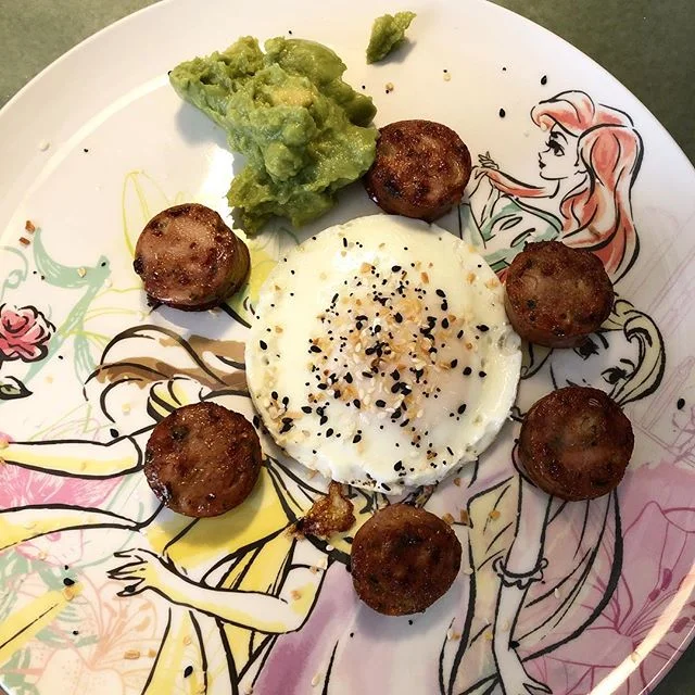 #Disney does #Keto .
.
.
.
.
#momblog #mompreneur #keto #ketodiet #momlife #breakfast #sausage #eggs #guacamole #macros #saturday