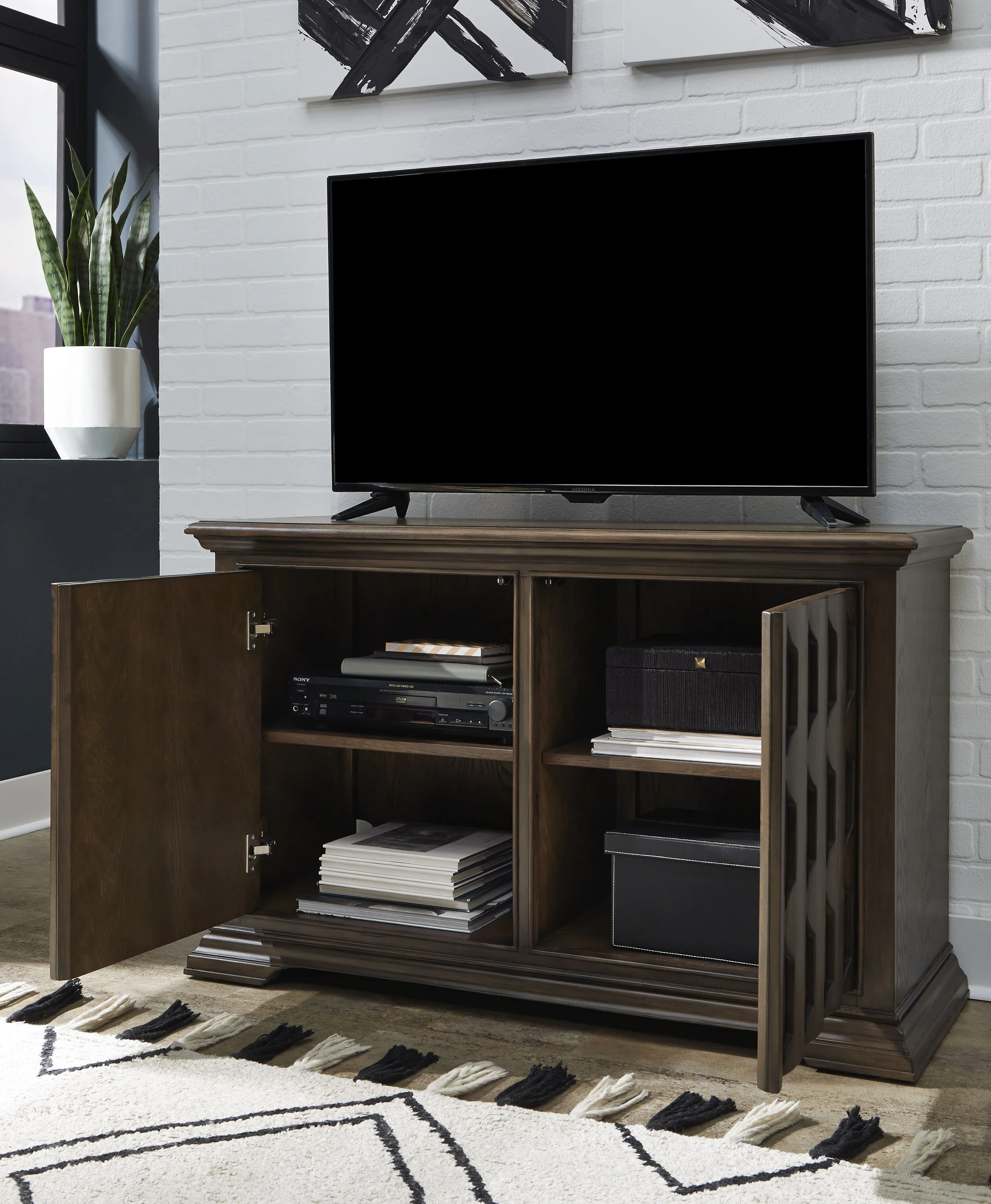 Grimsley Heights Console — Northridge Home