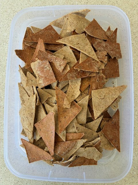 Tomato Oregano Cassava Crackers For Soups, Dips And Nachos! 