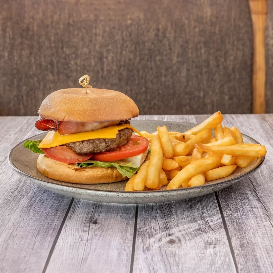 This is your sign. 🍔 It&rsquo;s March already and you still haven&rsquo;t locked in that lunch you promised. Work mates. Old mates. &ldquo;We should catch up&rdquo; mates.

Get your pub lunch at PJs, Monday&ndash;Friday, 12&ndash;2.30pm.