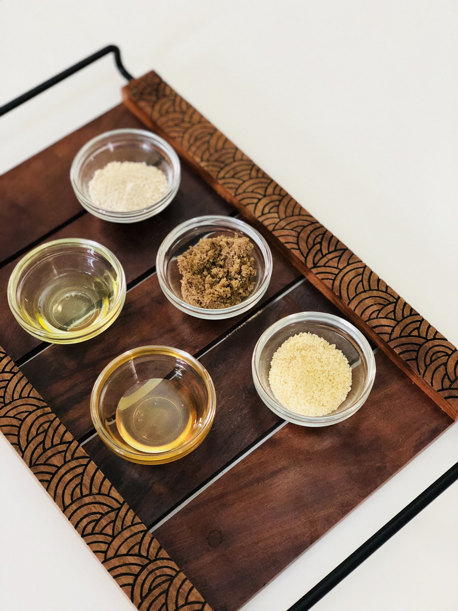 DIY Oatmeal face scrub — Little Things