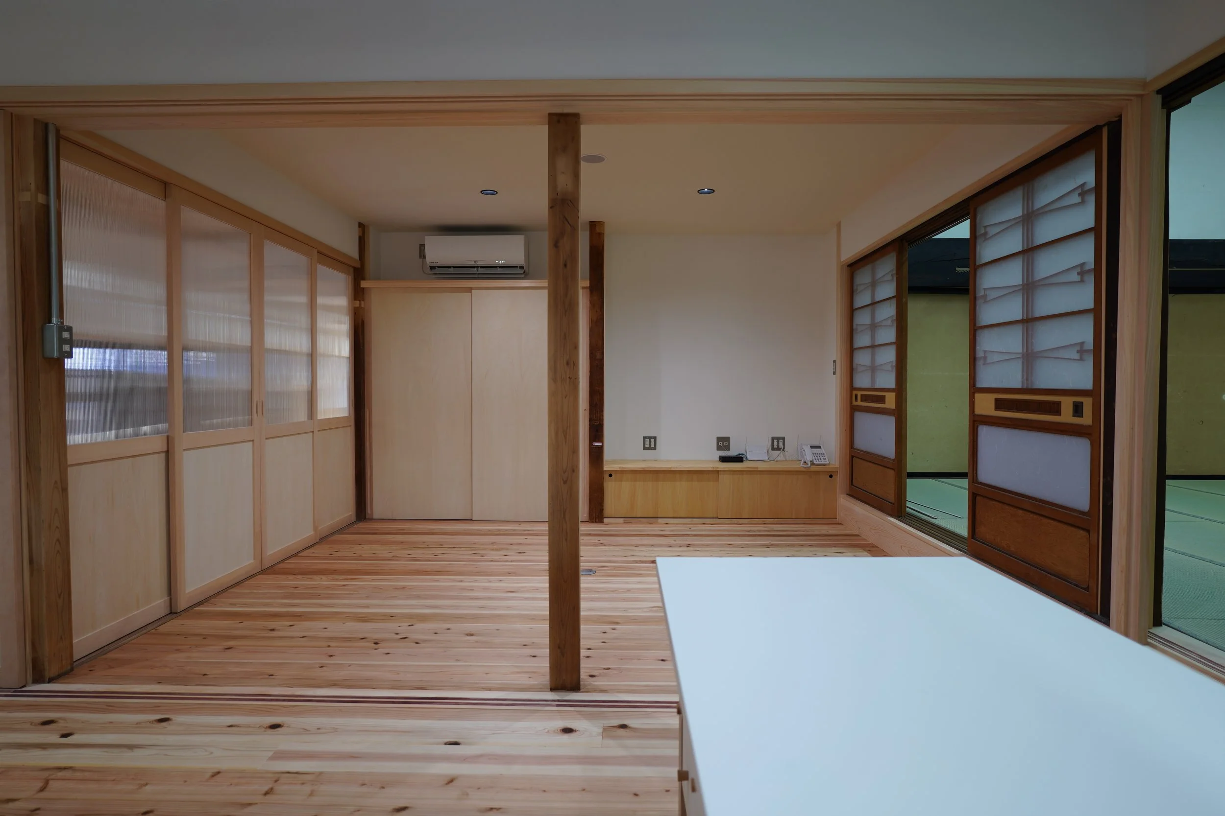 居間（西面）