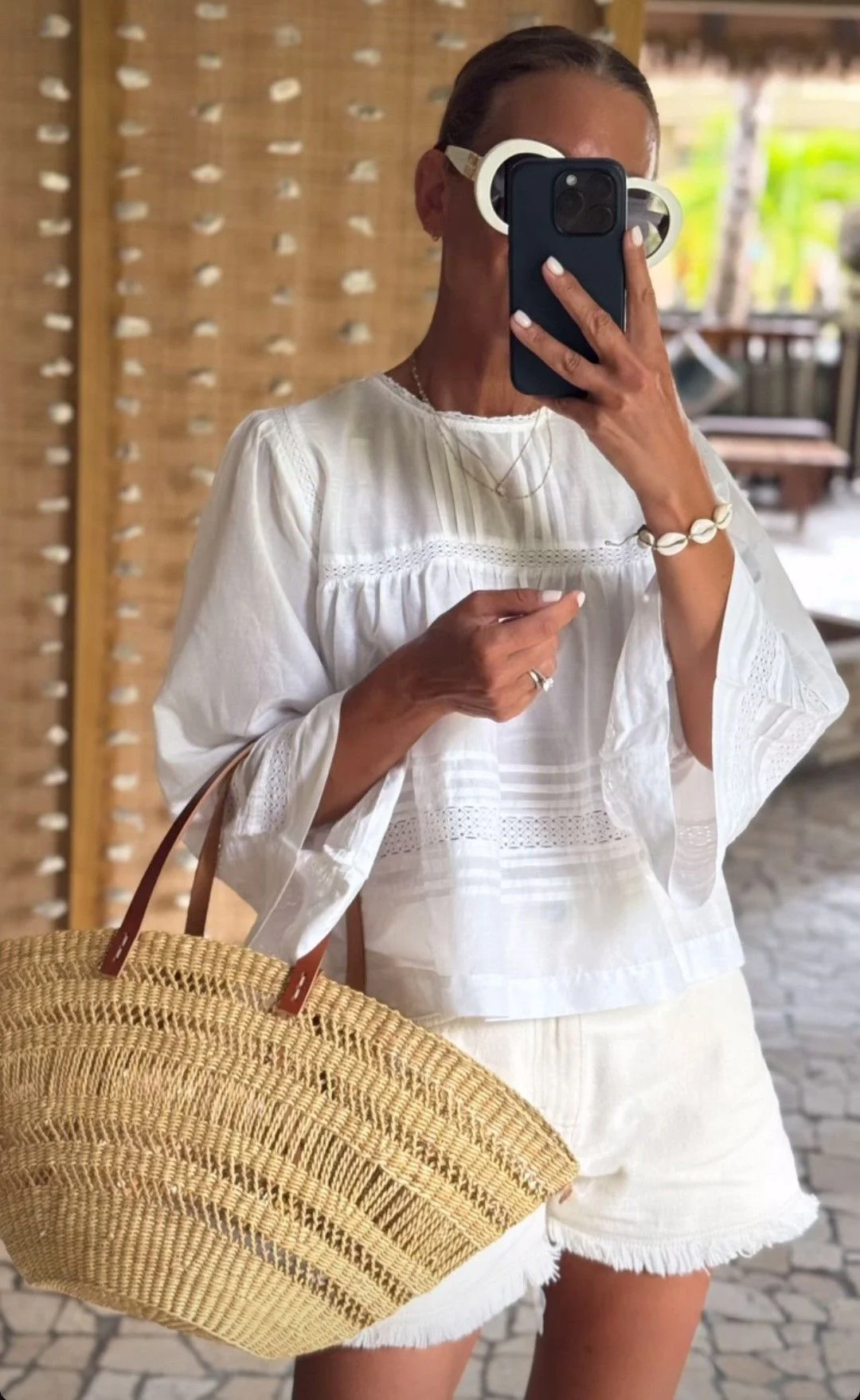 Cream and White: For an Easy Stylish Look