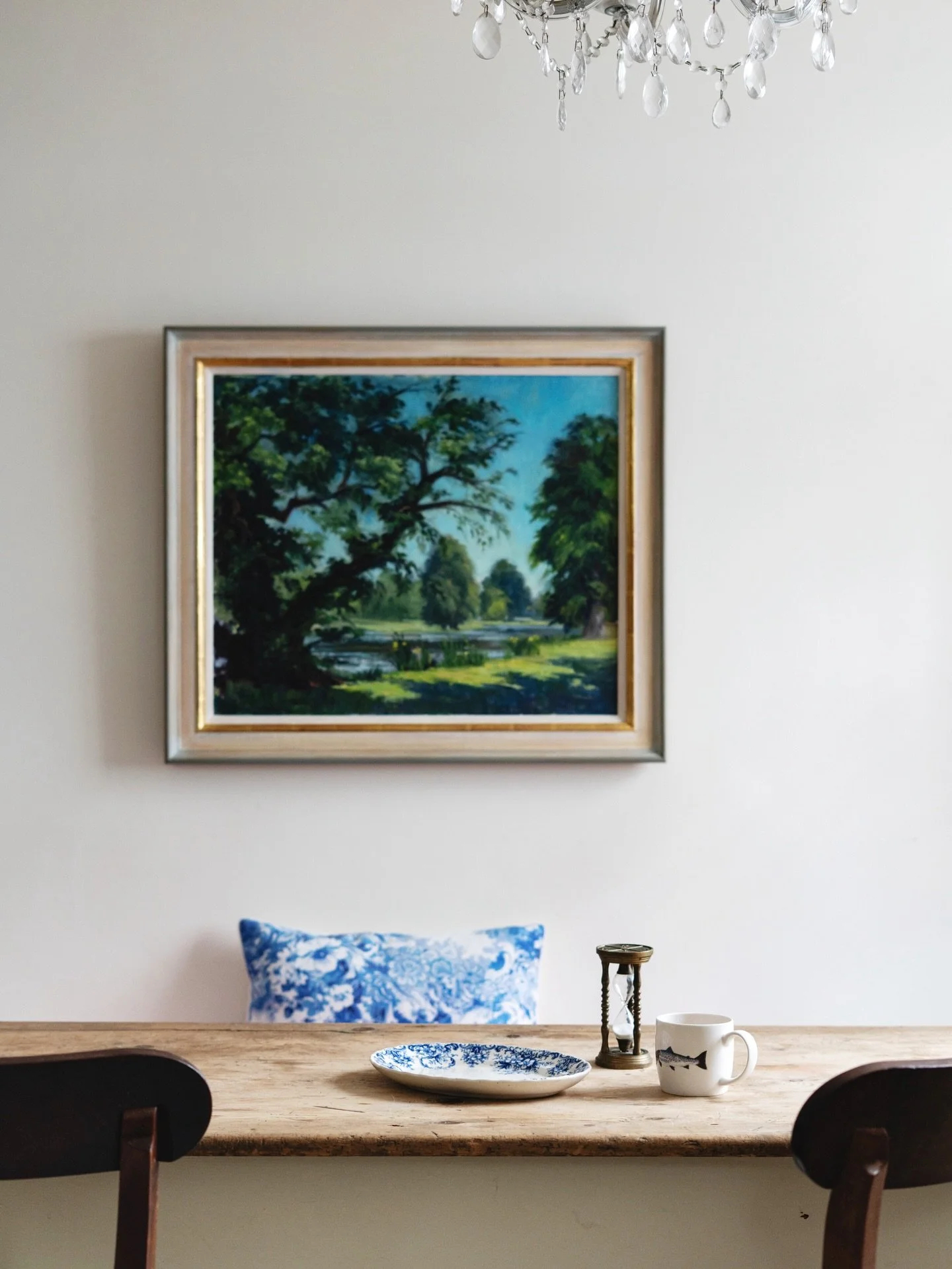 Finding good places to stay when you travel is not always easy, but we have been very lucky to rent some great places over the years - this one was a gorgeous pint sized mews house near Kensington Gardens in London. 

I got up early (always&hellip;th