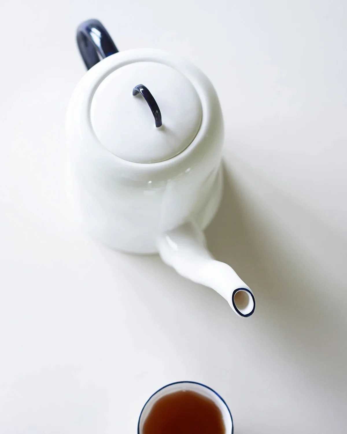 Tea pot from above.jpg