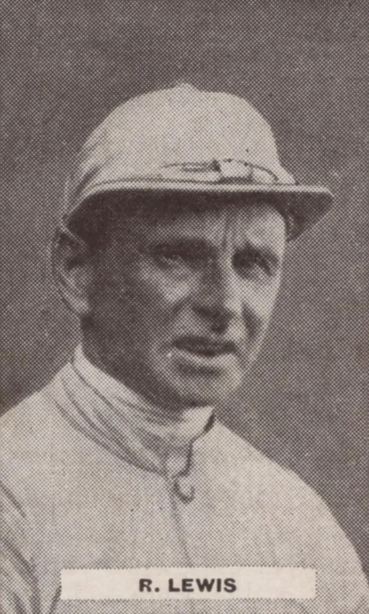 Image courtesy of Barry Collier, Racing Historian - Bob Lewis - a picture of concentration.