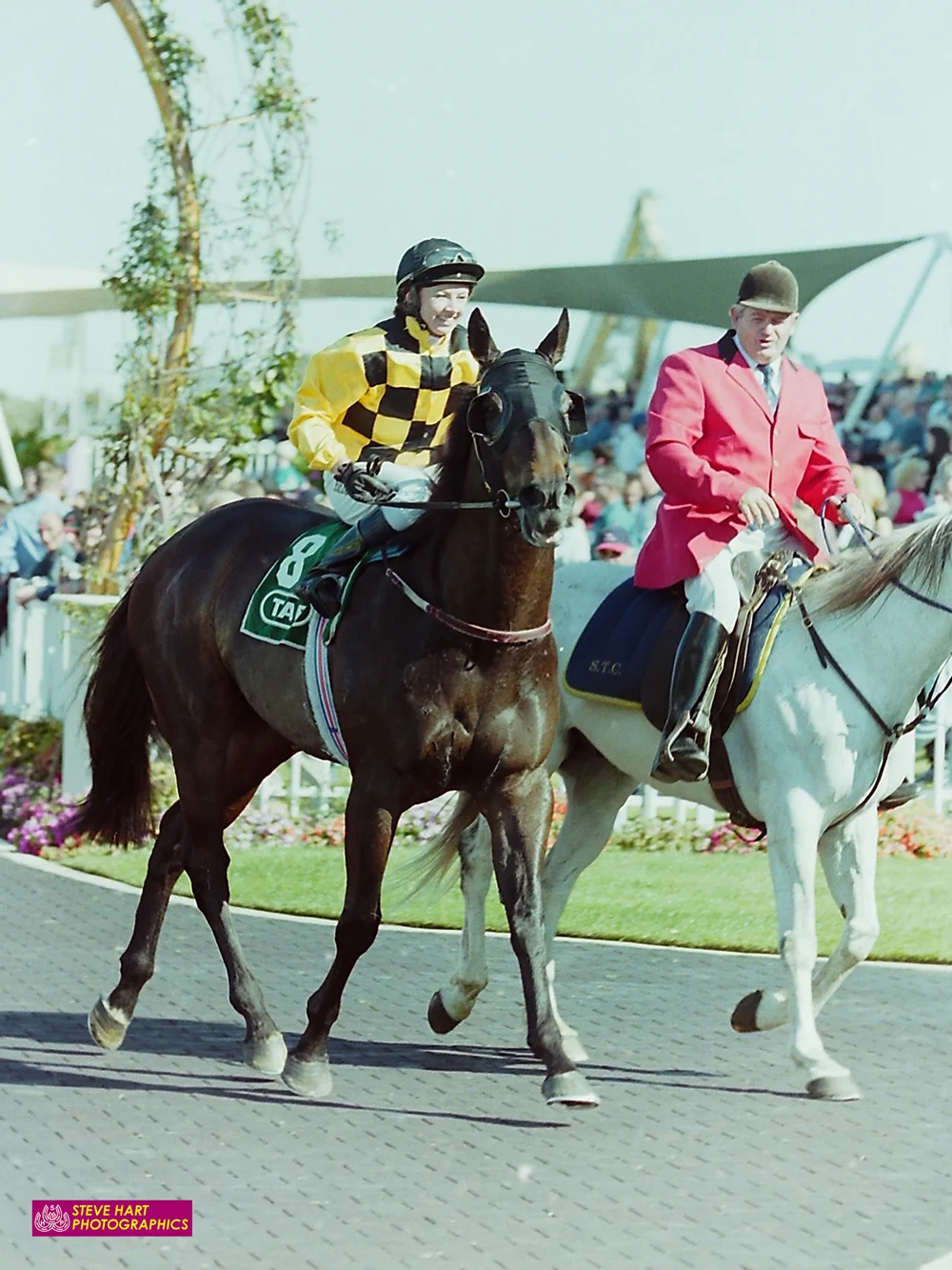 Image courtesy Steve Hart Photographics - Bernie returns to scale on The Man.