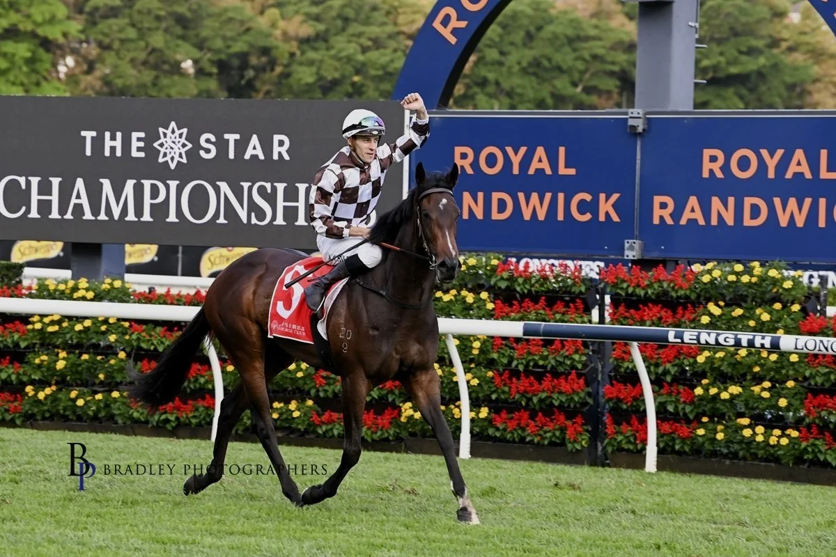 IT WAS A MAGIC TIME FOR JOHN MUIR ON DAY 1 OF THE CHAMPIONSHIPS