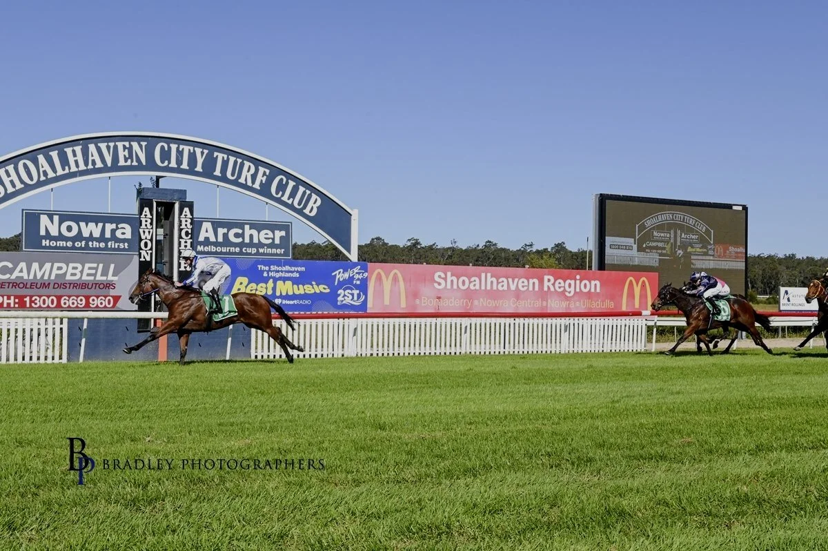 PRYDE’S EASIFEED COUNTRY TRAINER OF THE MONTH APRIL 2025