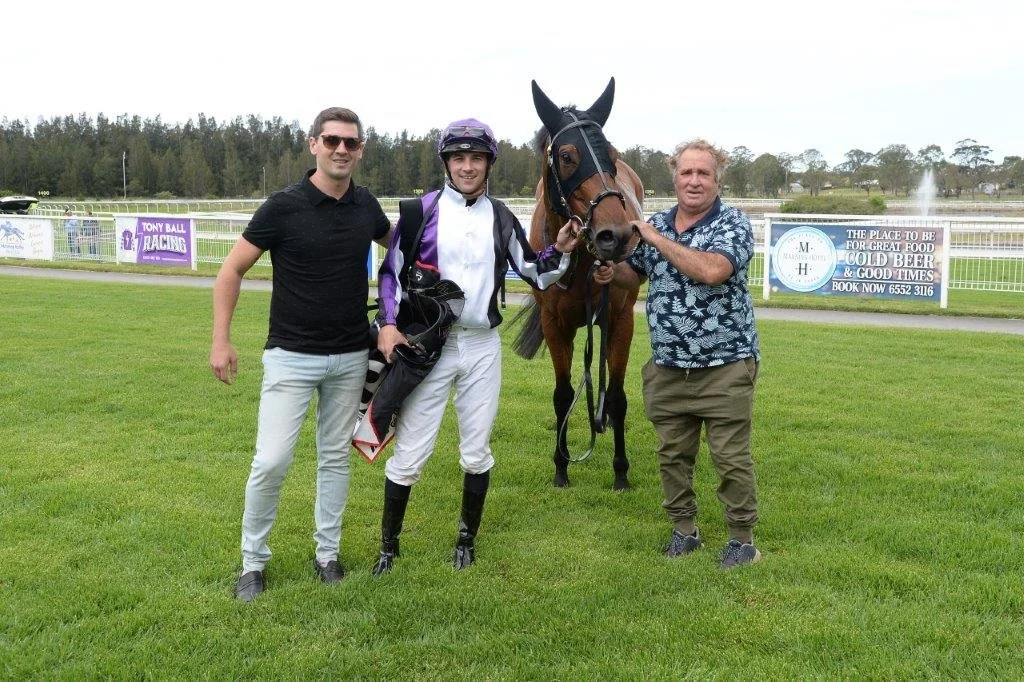 PRE XMAS TAREE WIN LAUNCHES JAKE HULL’S TRAINING CAREER — JOHN TAPP RACING