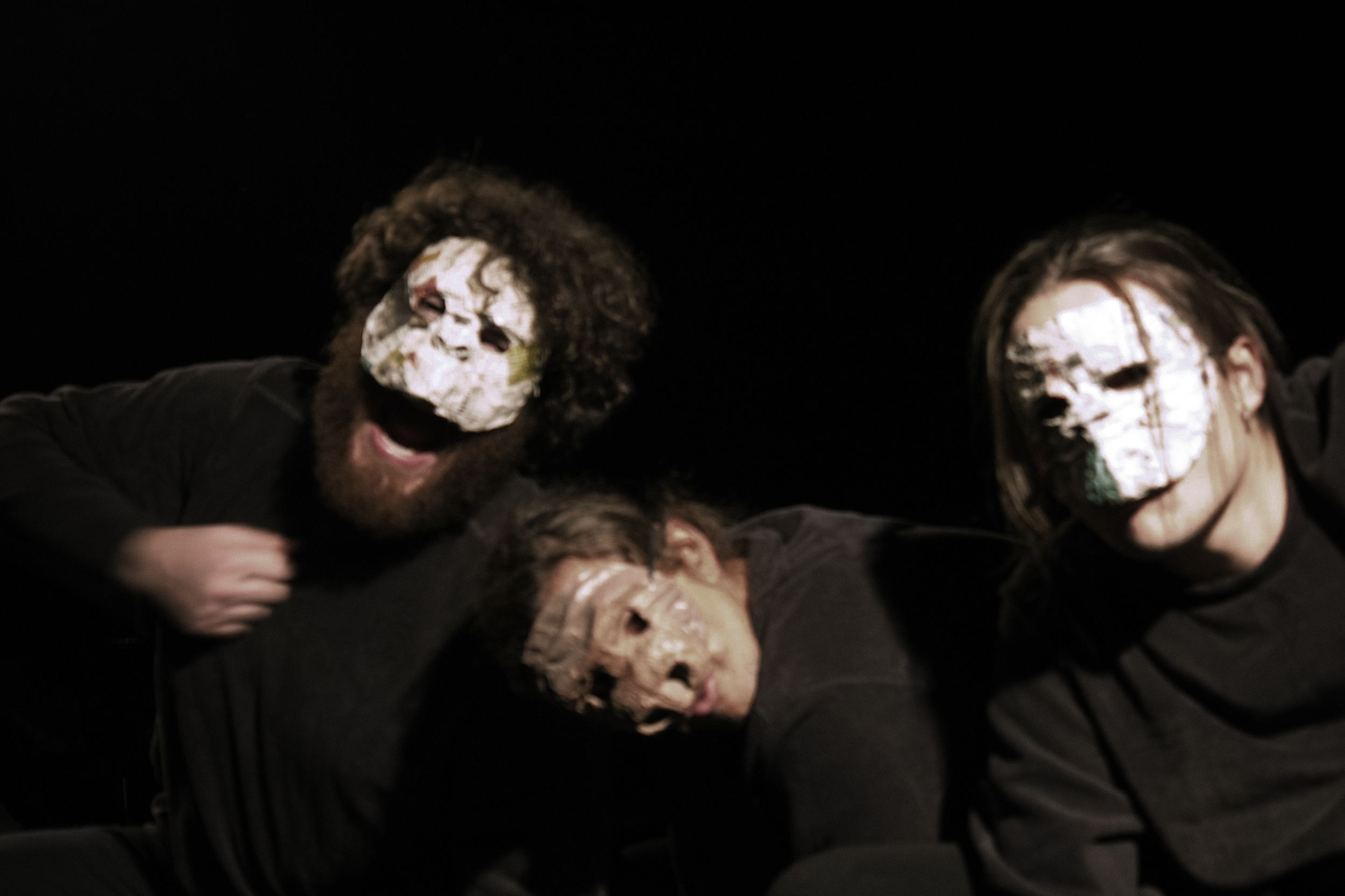 Les_Singes_enivres_COLLECTIF_LA_CAPSULE_THEATRE.jpg