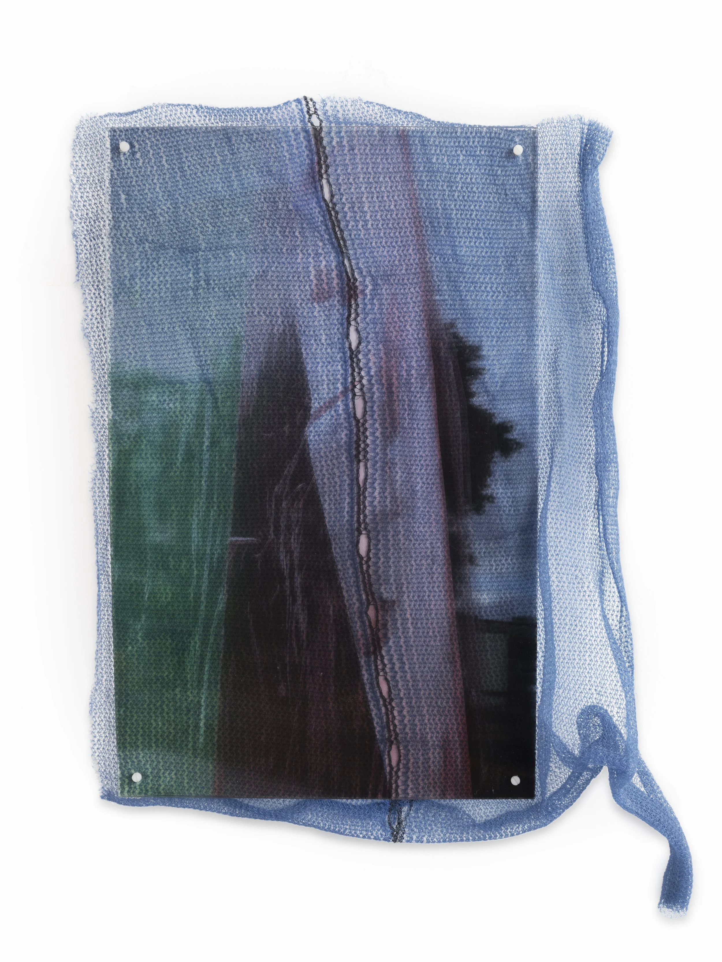 Stay, Shift or Leap (2025)
45 x 31 cm
digital print on plexi, dibond, scaffolding net
