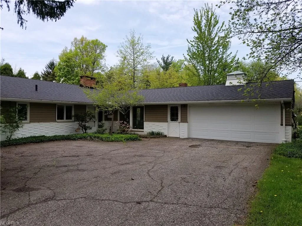 Mid-Century Modern Beachwood Ranch 