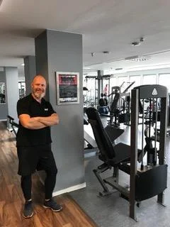 Partic Sjödin på Ekholmens friskvårdscenter ställde upp och hjälpte oss fixa ställningen. 
