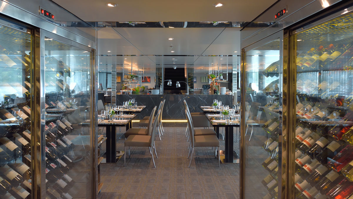 Crystal Dining
