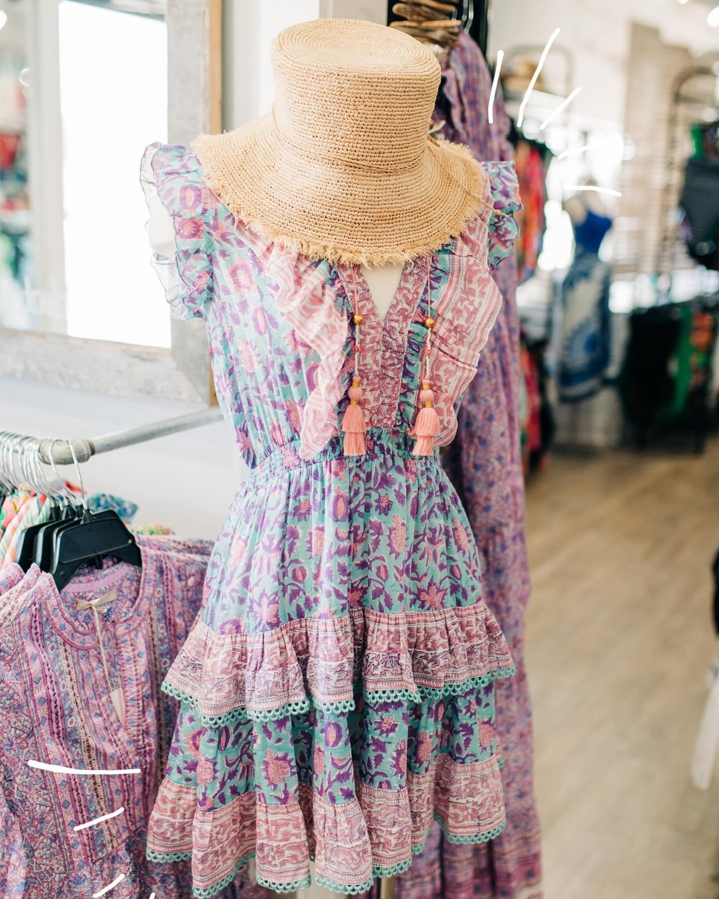 The racks are full of so many goodies for your upcoming vacation or &hellip; if you&rsquo;re like me &amp; ready to start getting your summer wardrobe in check ☀️✔️😍👙⛱️

&bull; Thursday - Tuesday 10-4 &bull;
#bodydoublefenwick #fenwickisland #ocmd 