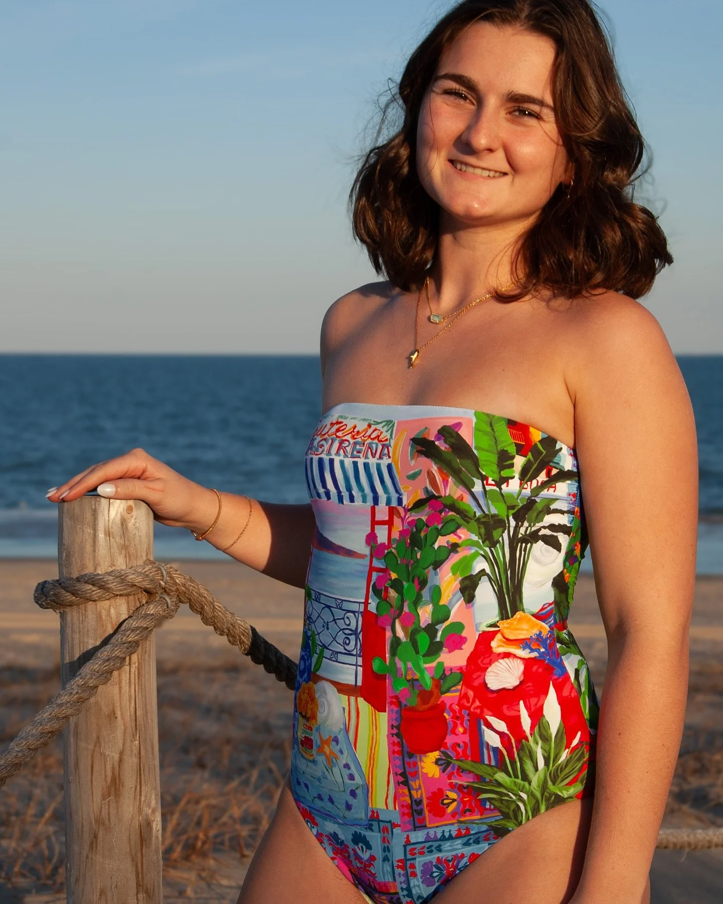 Merry &amp; bright! @seafollyaustralia ❤️ // stop by the shop and see what&rsquo;s new! 👋🏽

Open Thursday - Monday &bull; 10 - 4
Closed Tuesdays &amp; Wednesdays