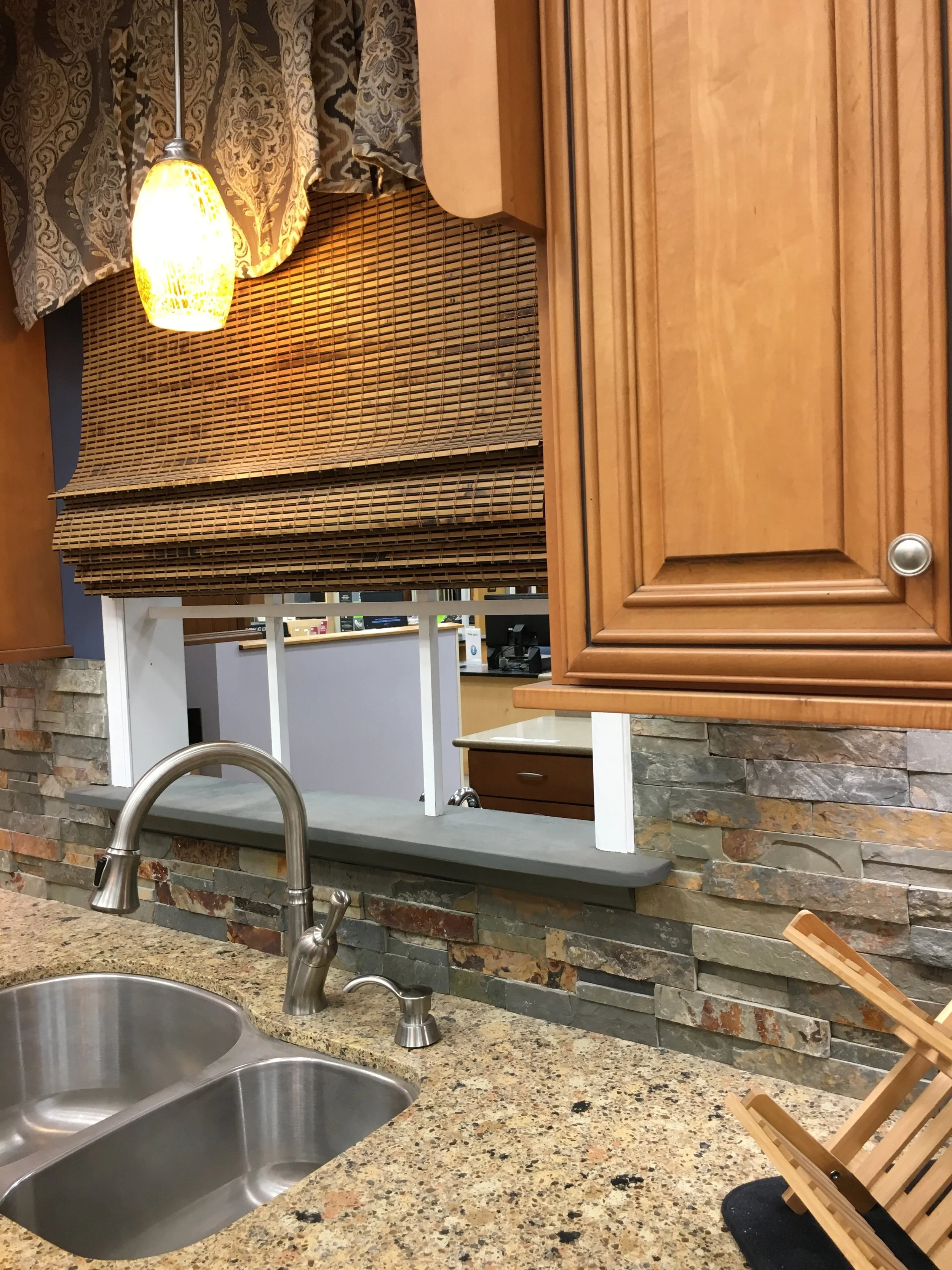  Stacked slate backsplash display. 