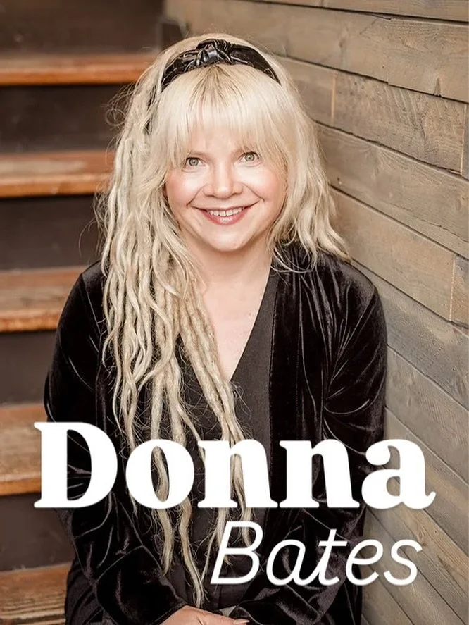 ✨STYLIST SPOTLIGHT✨ @rideordye_donna 
Donna Bates is an industry veteran hailing from Chicago with 15+ years of experience.
Inspired by her client&rsquo;s ideas she puts great value in education ultimately allowing her to stay current and achieve her