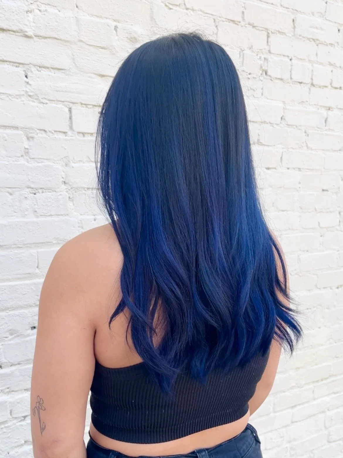 ✨REPOST: @snip.tease ✨
We&rsquo;re loving this midnight blue balayage!! 🫐🌀✨.
.
.
.
#AshevilleHair #LocalSalonVibes #FamilyOwnedSalon #AshevilleStylist #SupportLocalHair #NCBeauty #HairGoalsAsheville #AshevilleHairArt
#AshevilleHairScene #SmallBusin