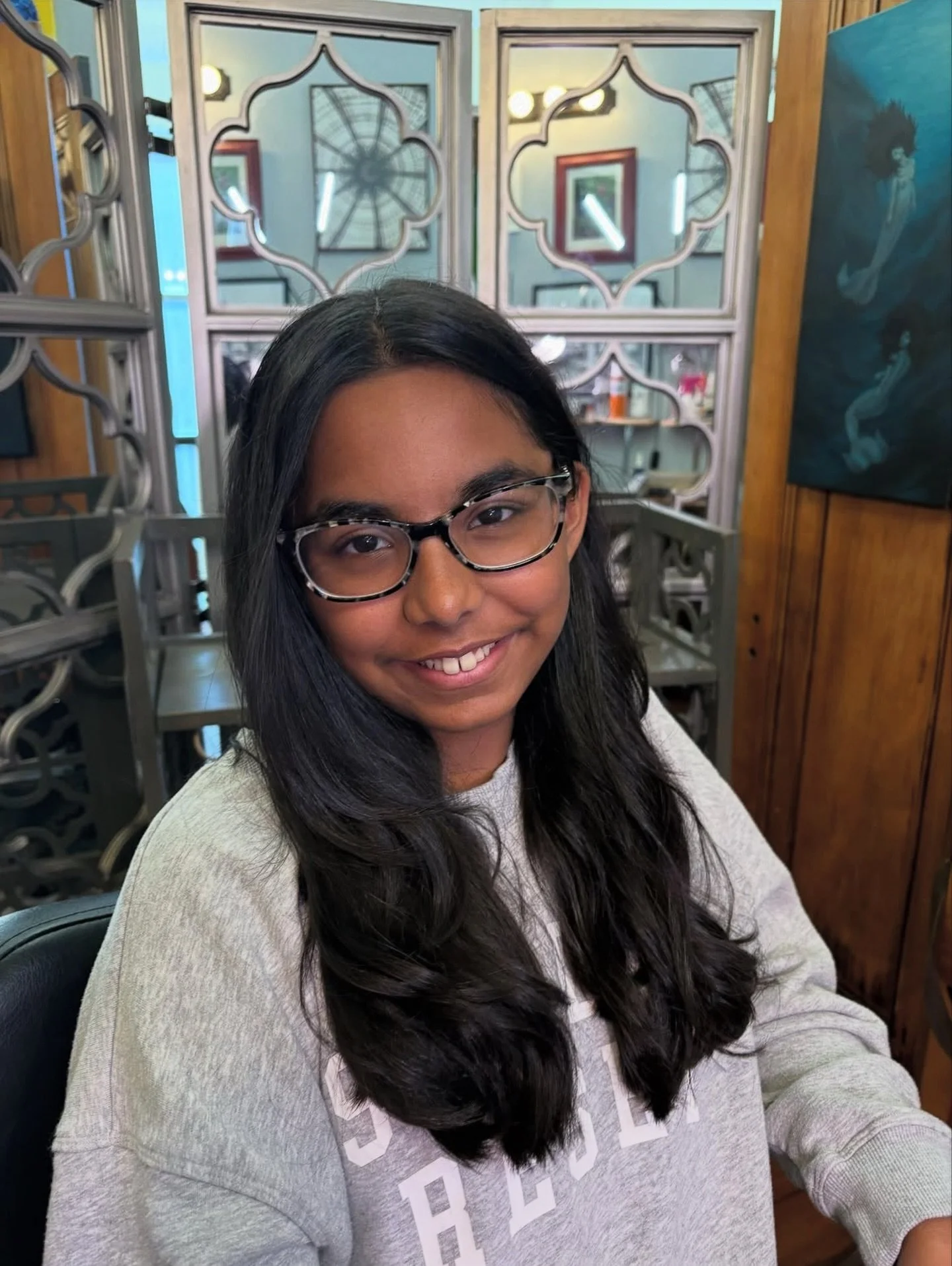 REPOST FROM @youenjoymyhairby_lesley ✨
We&rsquo;re loving these gorgeous layers!
.
.
.
#localbusiness #localsalon #longlayers #freshhaircut #ashevillehairstylist