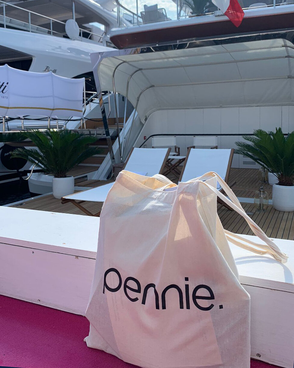 Τα Pennie Στο Cannes Yachting Festival