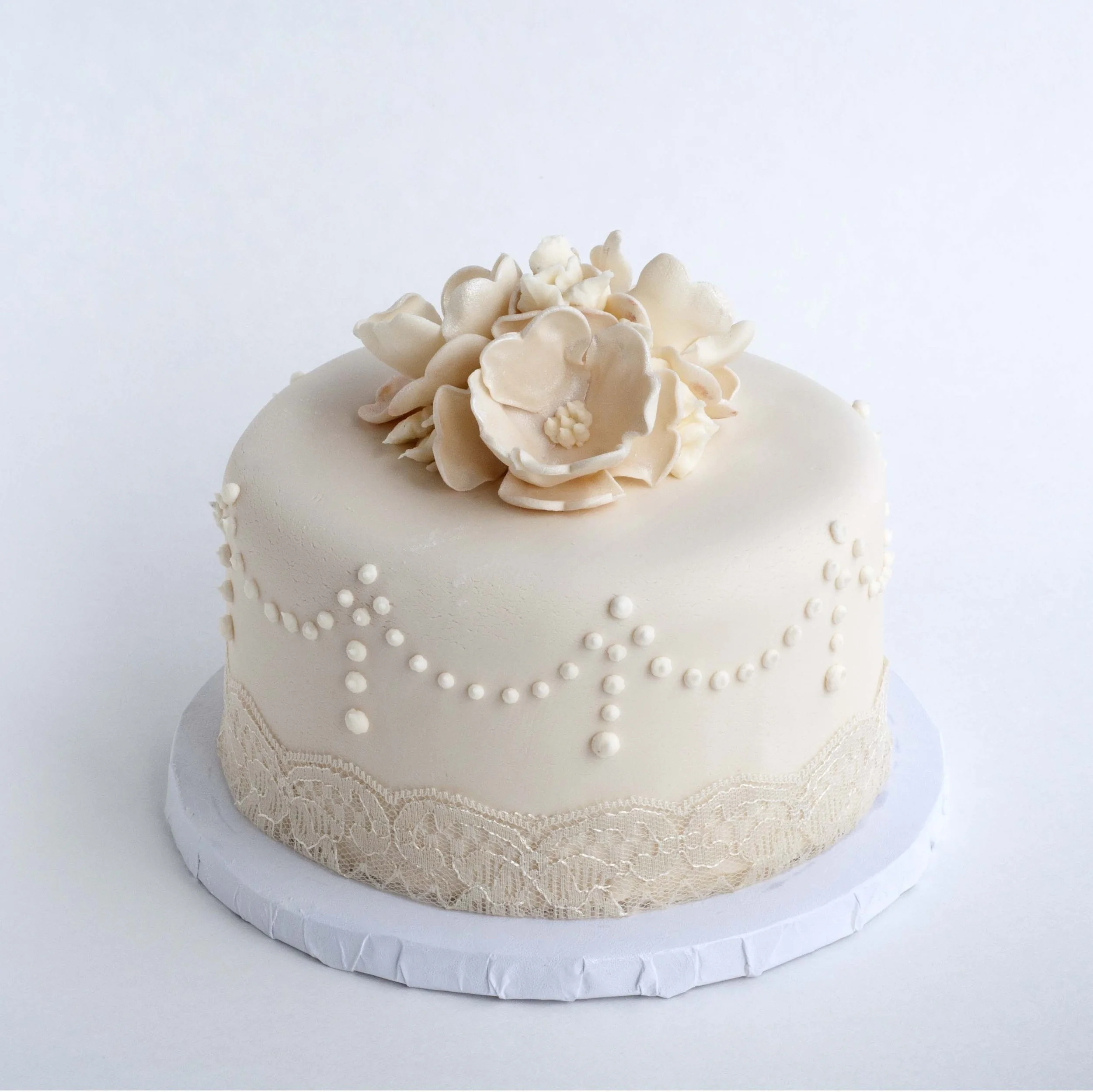 Small Wedding cake .jpg