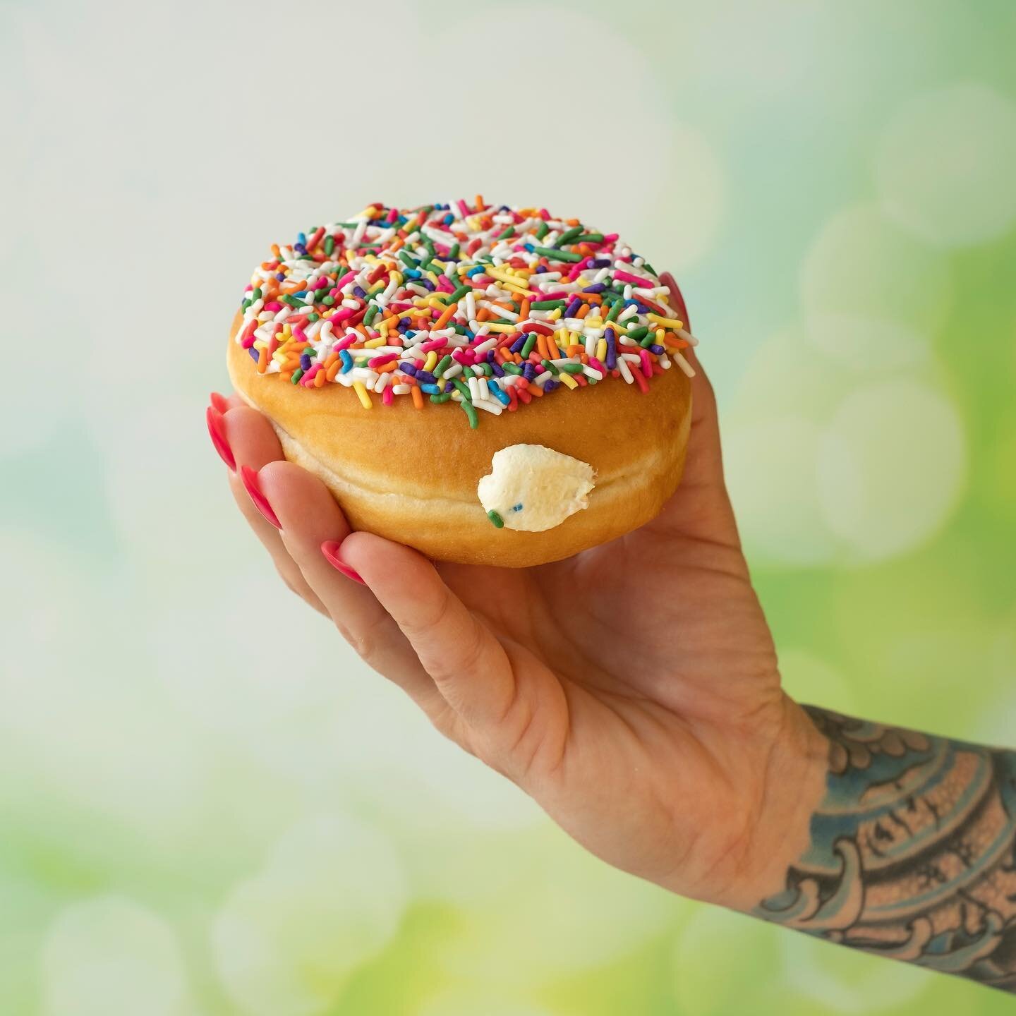 We are here in Asbury Park with donuts! Stop by if you&rsquo;re in the NJ area and our retail store is open until 8pm! 🩶🍩

#vegan #vegantreats #vegantreatsbakery #donut #vegandonut #njvegfest #plantbased #whatveganseat #vegansofig #bethlehempa #spr