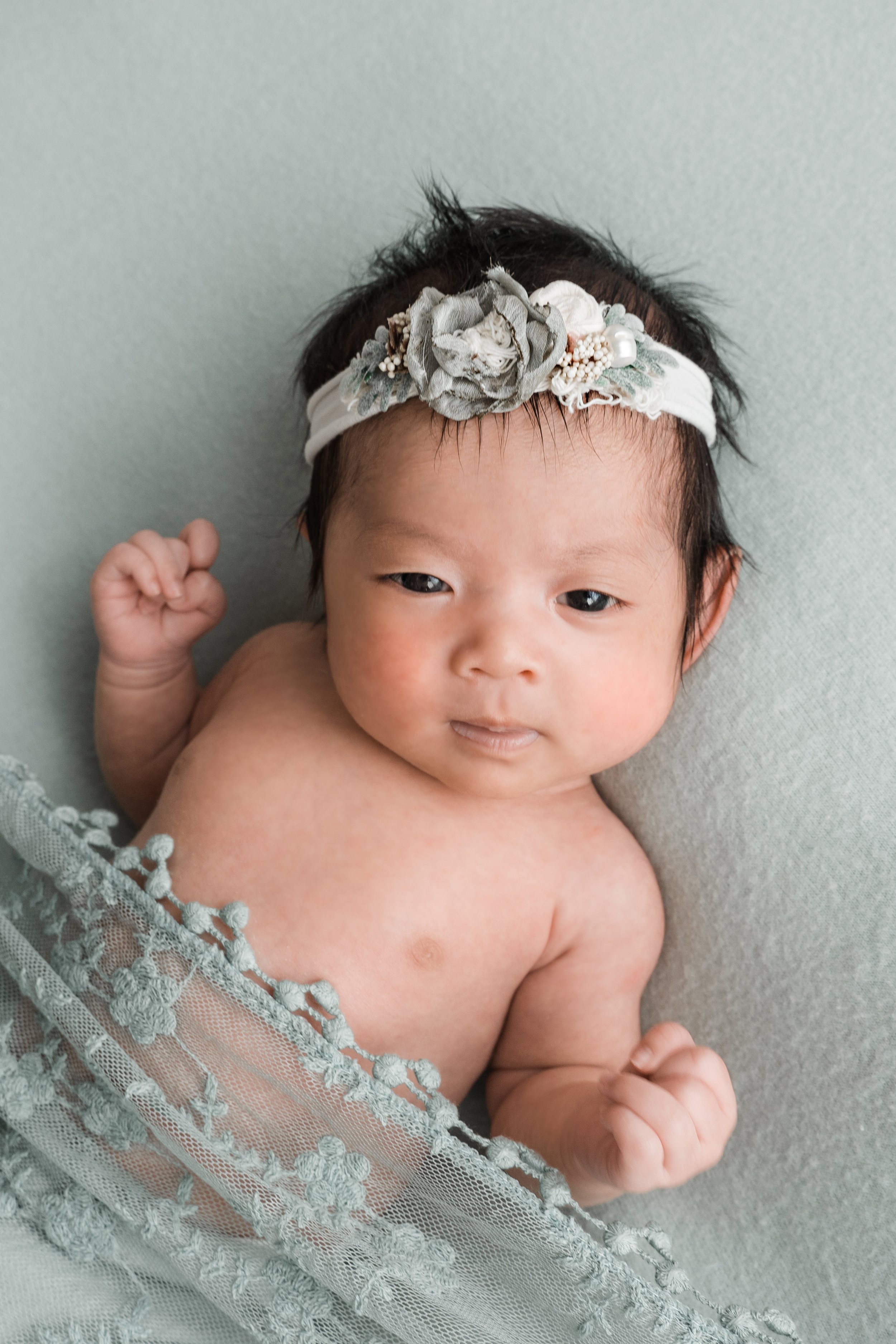  Coco's Newborn and Family Sneak Peek Photos