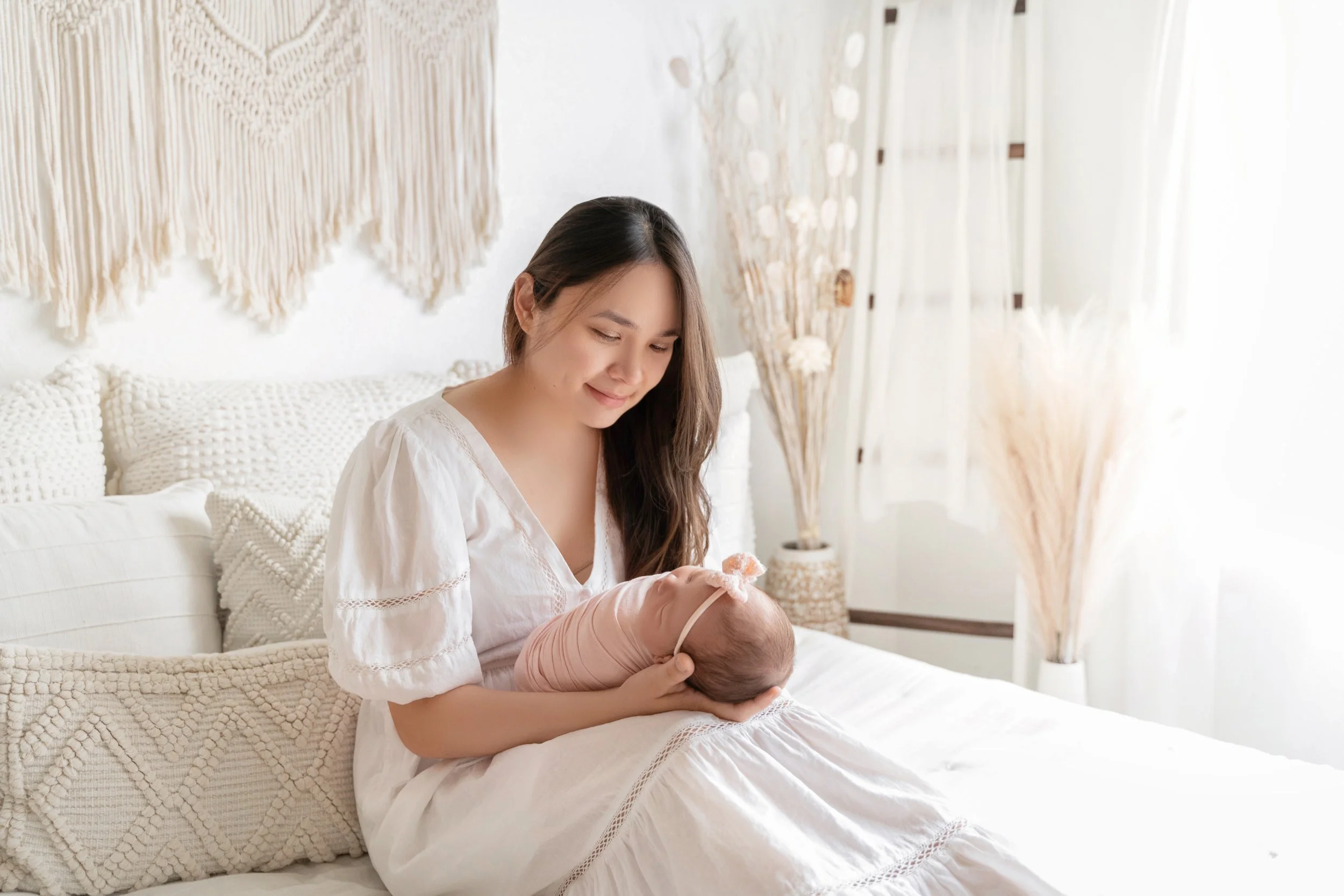 Elaina Newborn Photo Session Sneak Peeks