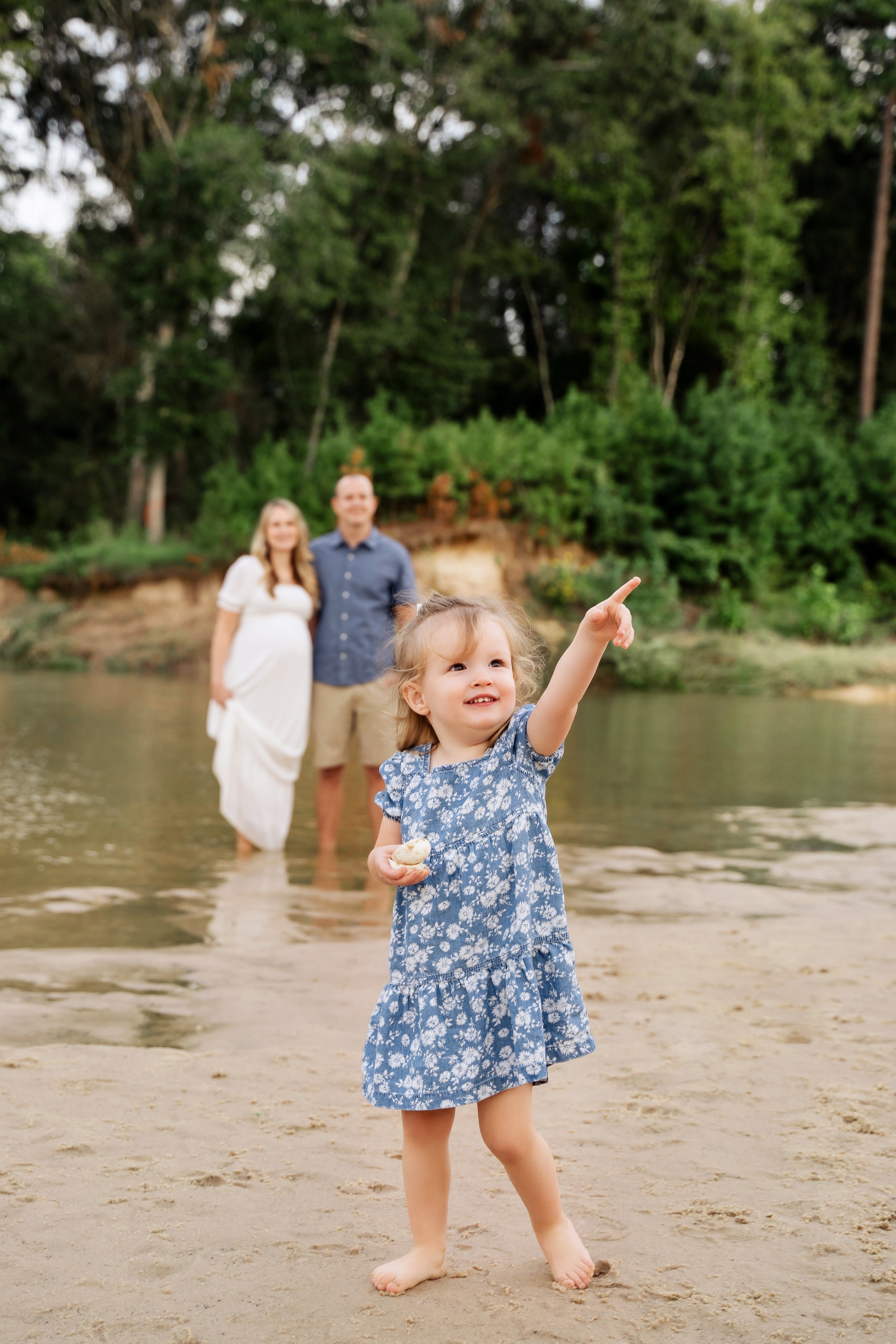 Nanson Family Maternity Beach Session Sneak Peeks