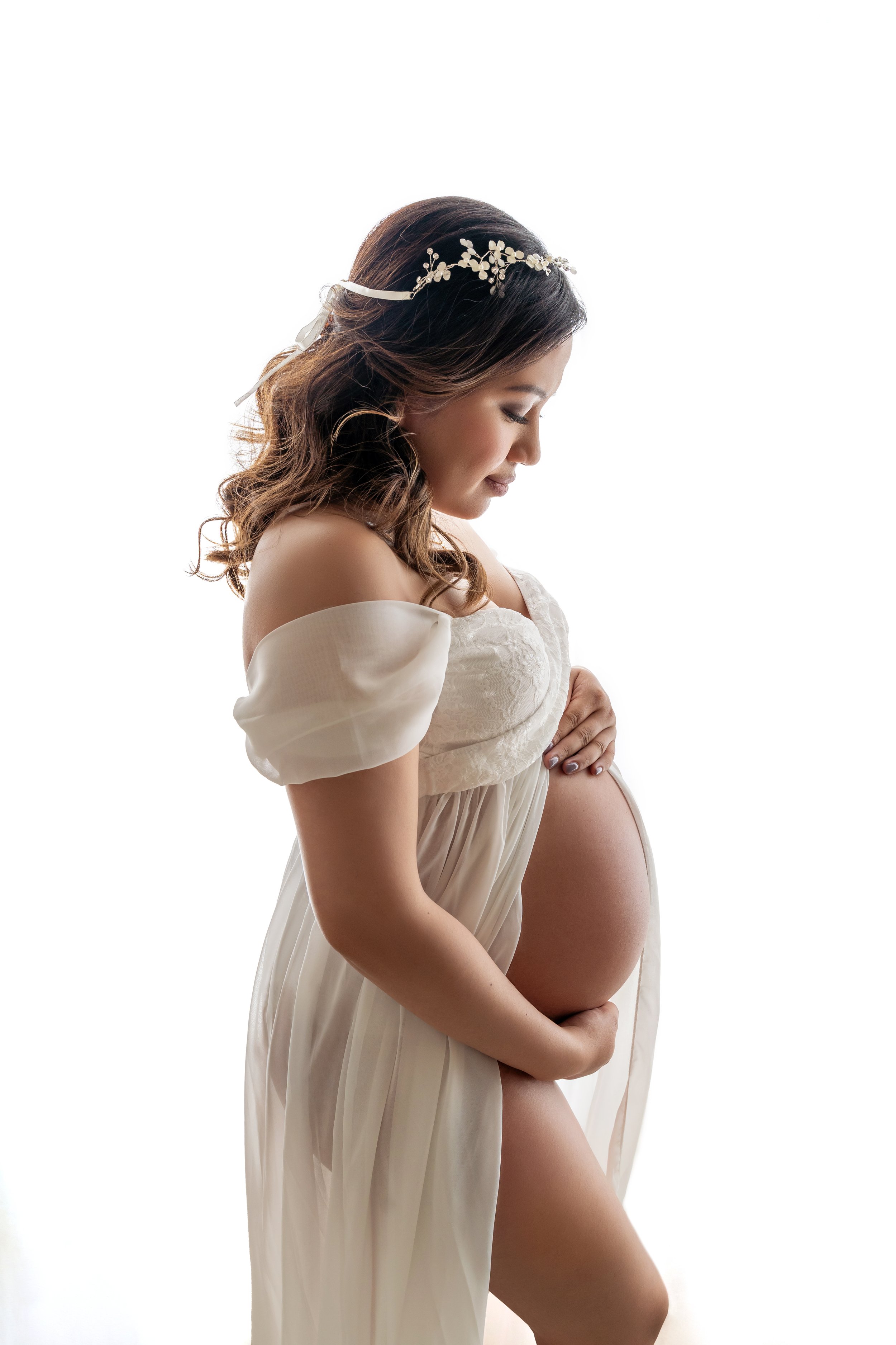 Selfa's Indoor Maternity Sneak Peek Photos