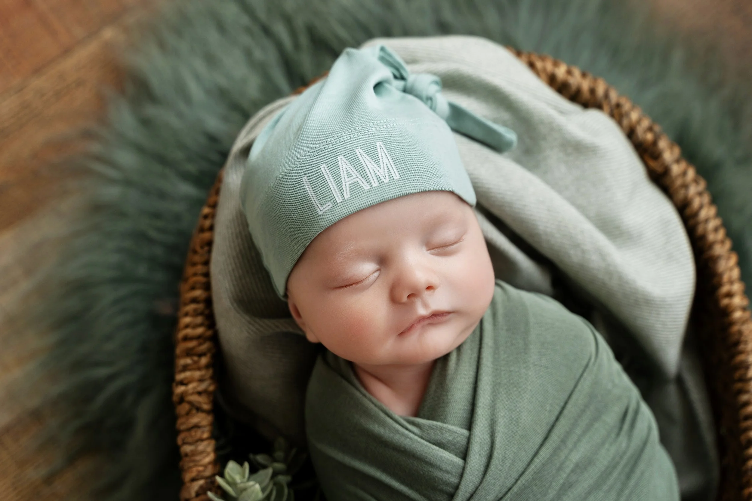 Newborn Sneak Peeks with Liam and Parents