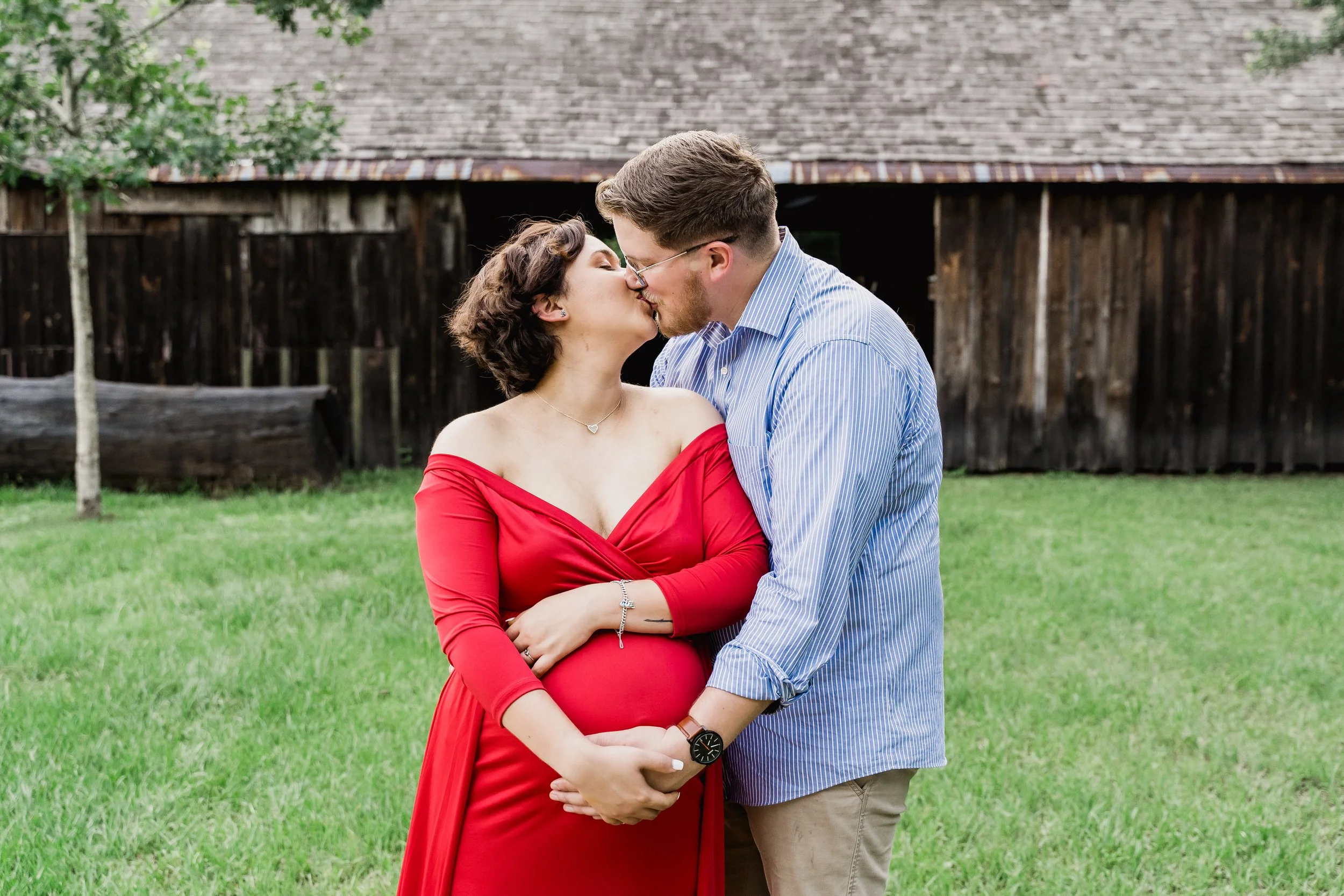 Alexandria and Chris maternity May 2021-29.jpg