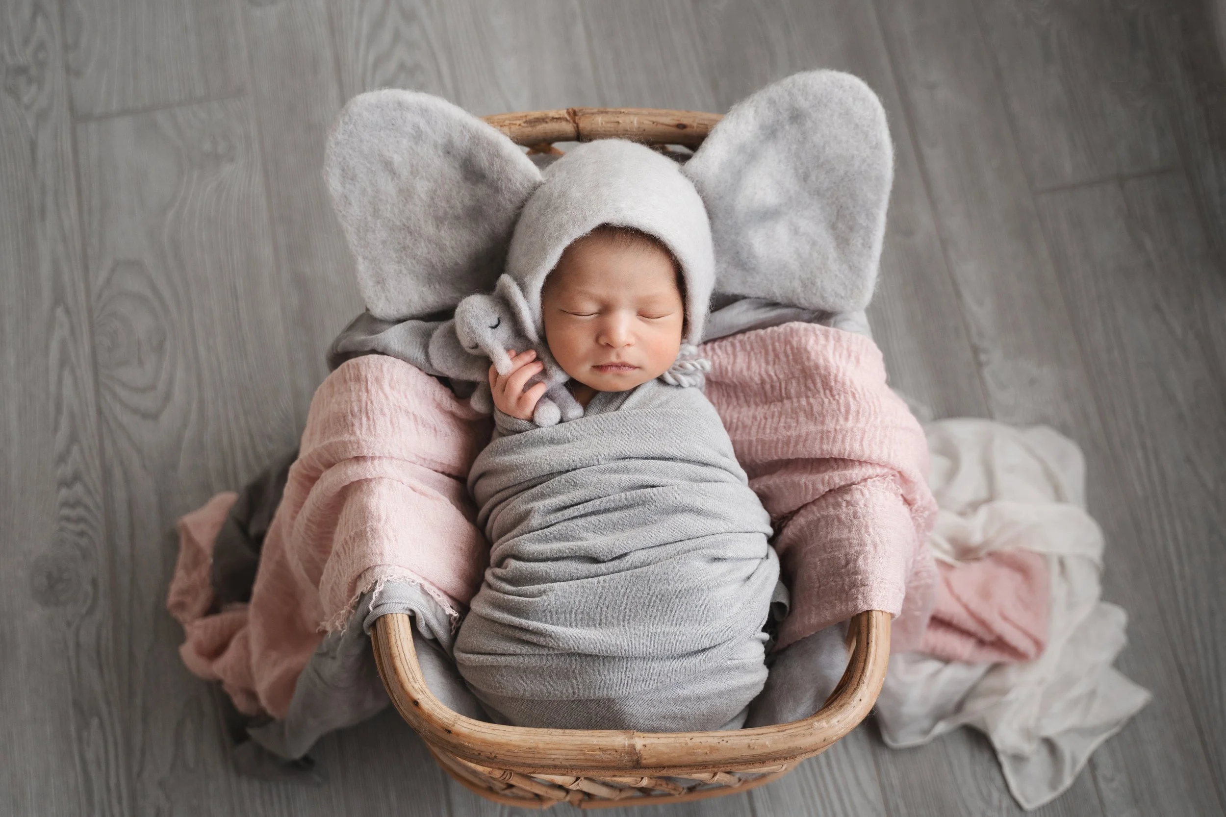 Giselle newborn 8 days old June 2022-7.jpg