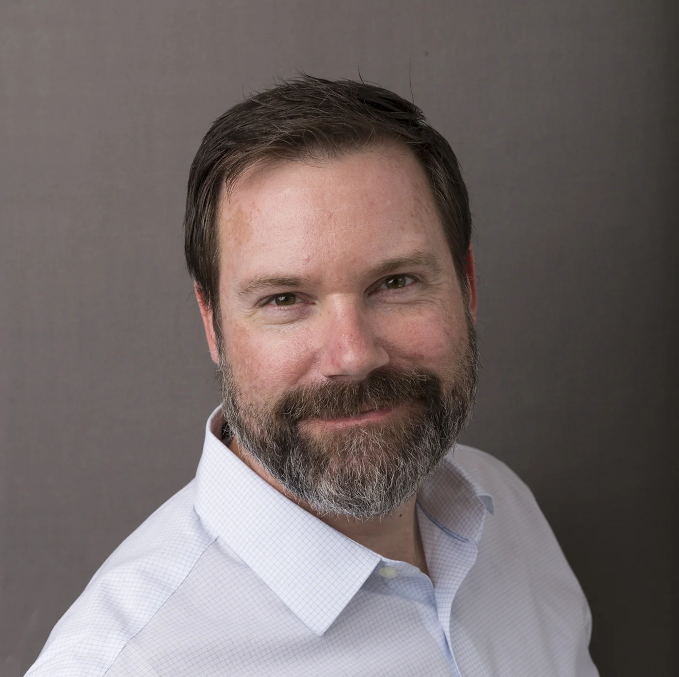 Bob_AprilHeadshots-8189_sq.jpg