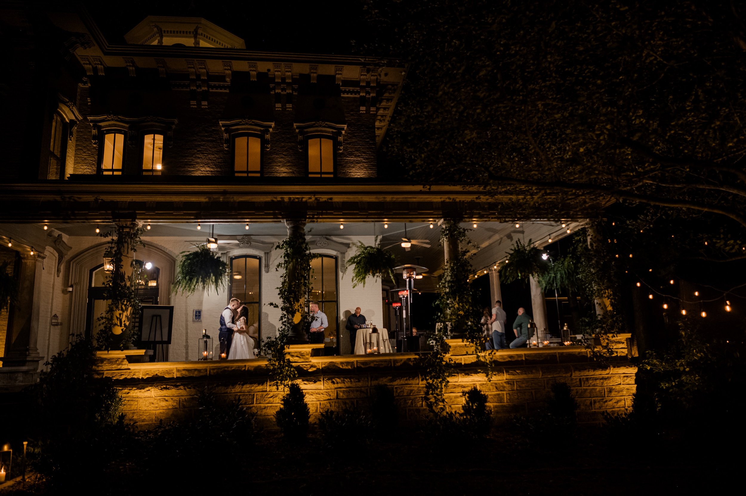 Peterson Dumesnil House Wedding Venue in Louisville Kentucky.jpg