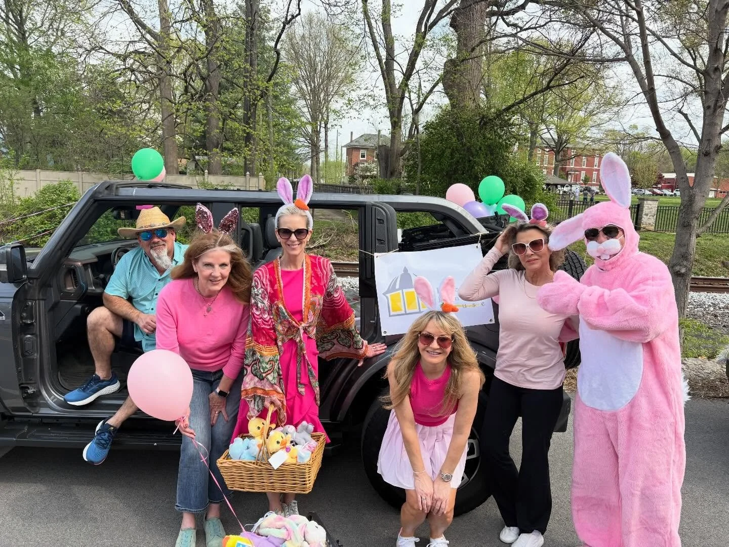 Warm and windy day for @theaveeaster and this PD House crew had a blast participating again! We love being part of the best neighborhood in town! 💛

#crescenthill #louisvilleKy #easterparade #easter2026