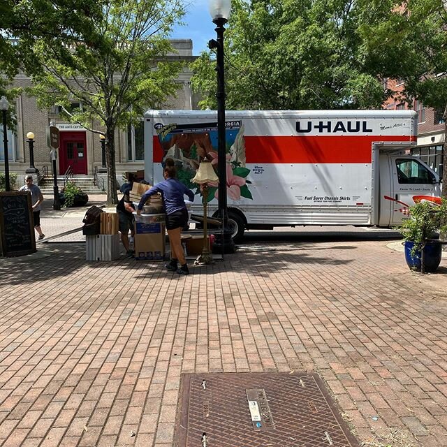 Day 4 Of Moving Out. Creating This Stuff Is Easy. Breaking It Down And Packing It Up Is The Hard Part! #SteviesOnHay #move #lovelocal #lovemyfamily #uhaul #downtownfaync #faylifenc